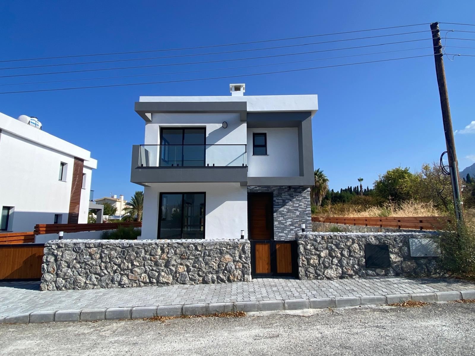 GİRNE ALSANCAK BÖLGESİNDE TAMAMLANMIŞ 3+1 LÜKS TASARIM SATILIK VİLLA